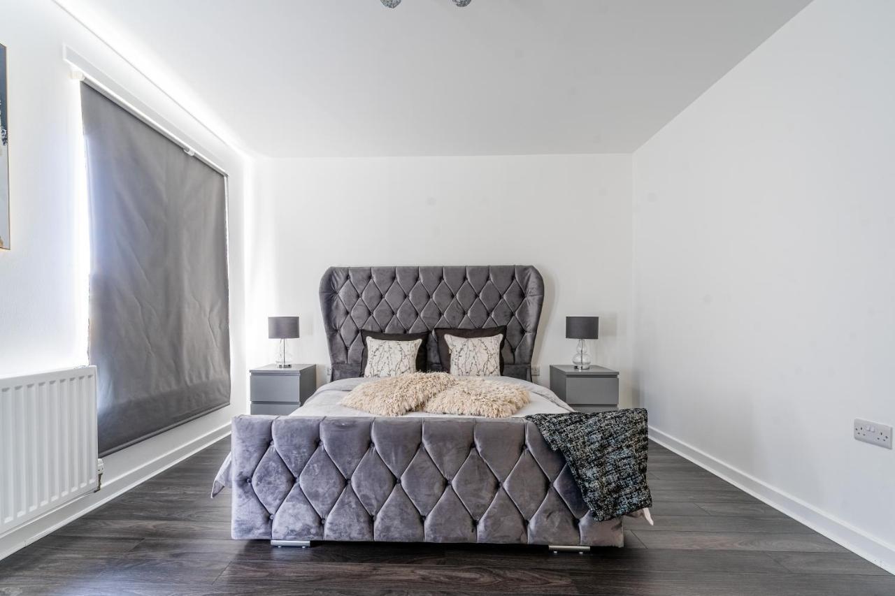 Spacious 3 Bedroom House In Glasgow City With Private Parking & Garden المظهر الخارجي الصورة
