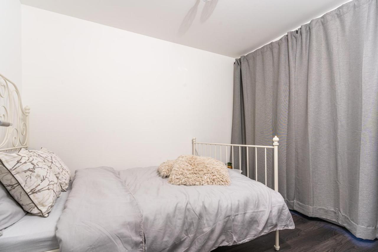 Spacious 3 Bedroom House In Glasgow City With Private Parking & Garden المظهر الخارجي الصورة